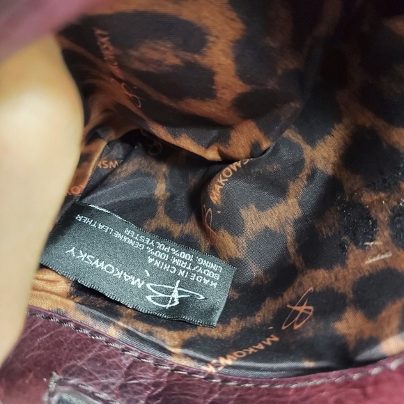 B Makowsky  Leather Crossbody Handbag - Picture 5 of 11